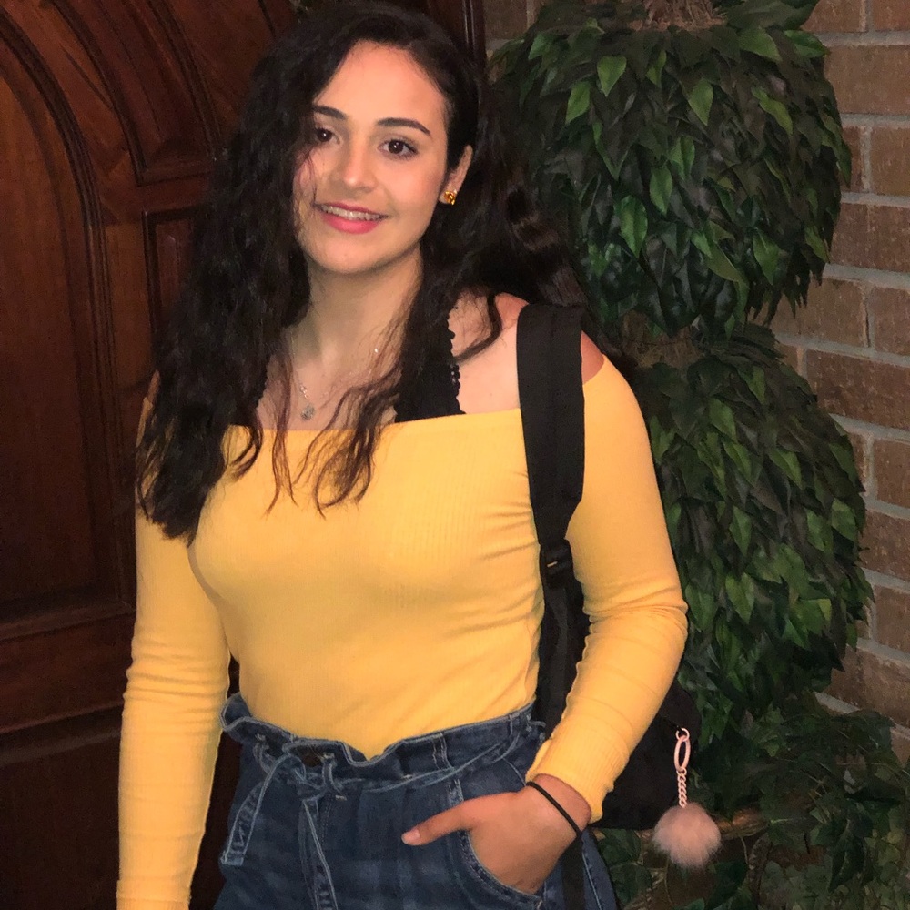 Mustard\yellow off the shoulder top✨